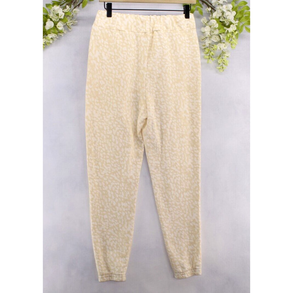Fabletics Women's Sweatpants Jogger Sz S Cloe Slim Beige White Leopard Print - Picture 2 of 6
